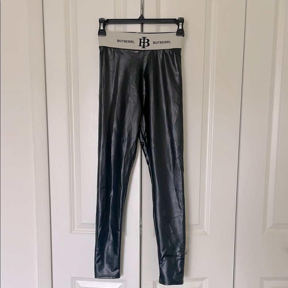 Faux leather legging